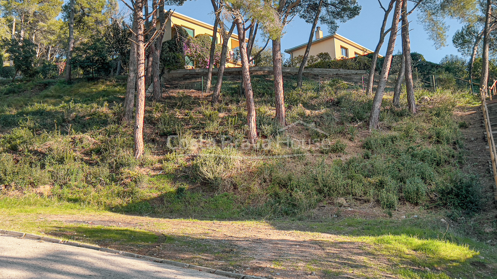 Terreny en venda a Tamariu a 5 minuts a peu de la platja