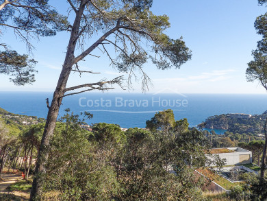 Plot with sea views for sale in the most exclusive area of the Aiguablava urbanization in Begur
