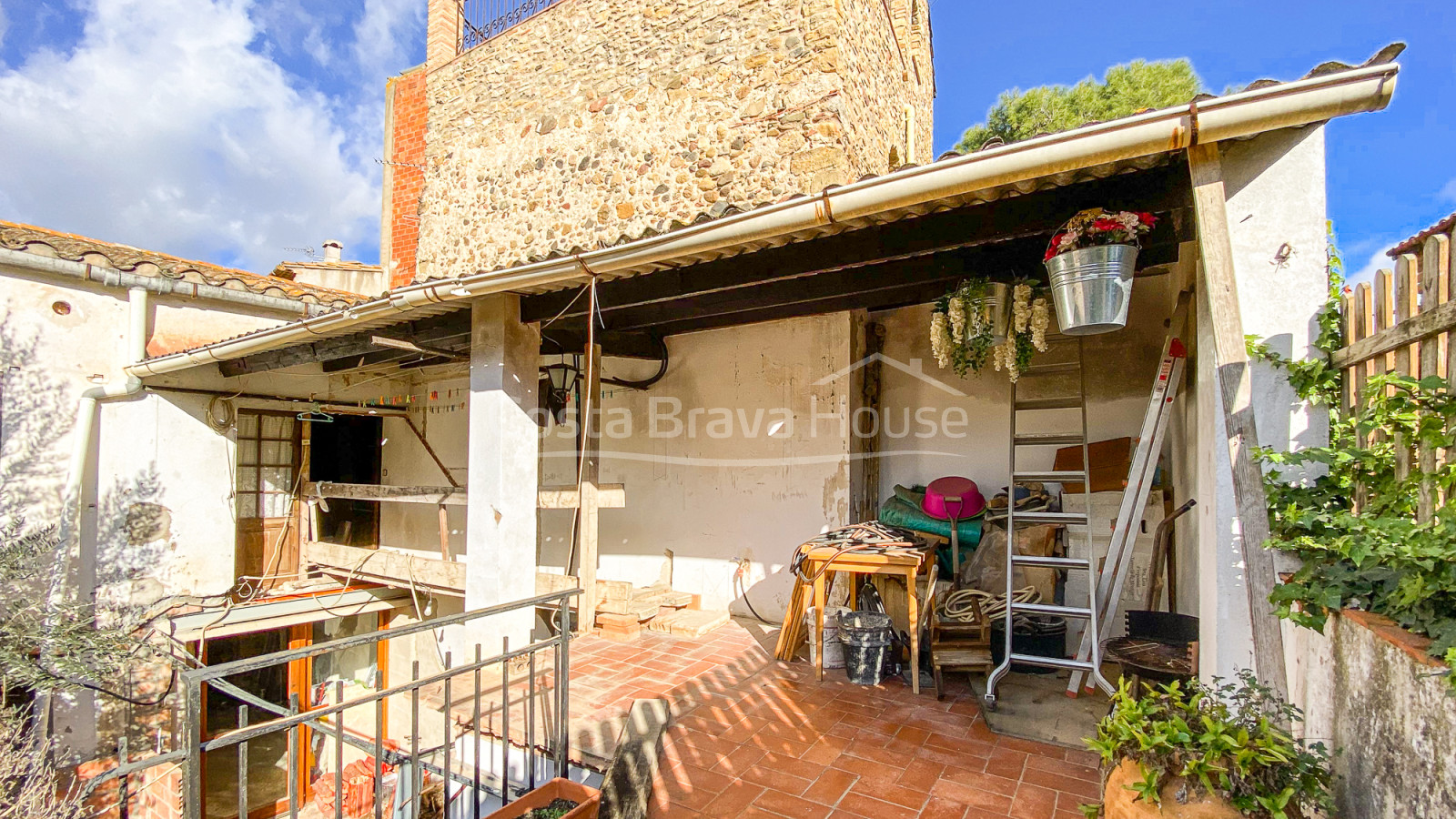 Casa de pedra per reformar a Corça, Baix Emporda
