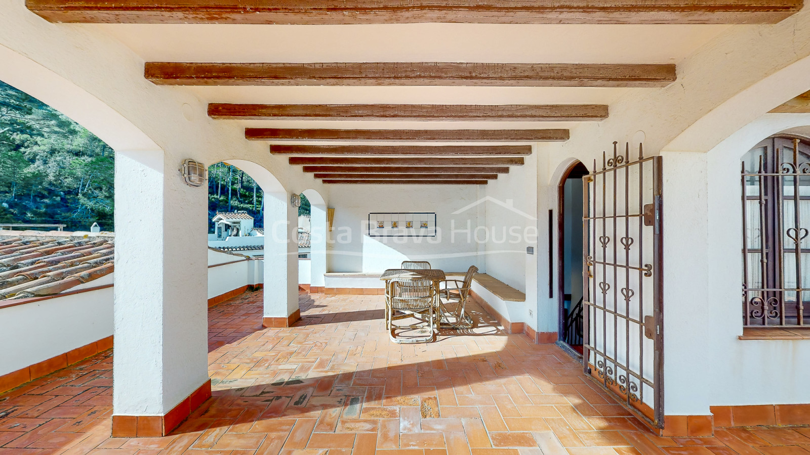 Casa en venta en Sa Tuna (Begur) a unos pasos de la playa, con impresionantes vistas al mar