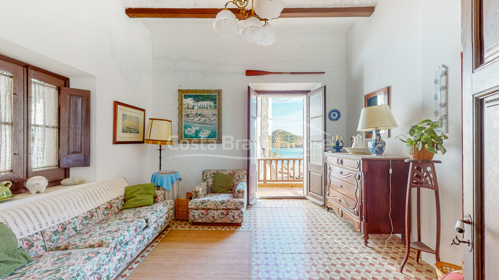 Casa en venta en Sa Tuna (Begur) a unos pasos de la playa, con impresionantes vistas al mar