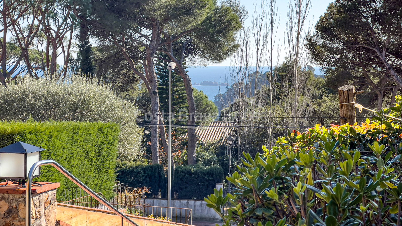 Apartment with terrace and garden for sale in Calella Palafrugell