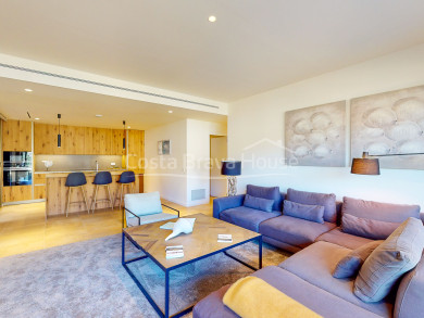 Luxury residential complex in Sa Riera beach (Begur), with sea views, green areas and pool. Last apartments for sale.