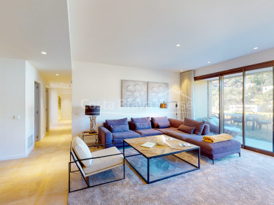 Luxury residential complex in Sa Riera beach (Begur), with sea views, green areas and pool. Last apartments for sale.