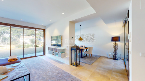 Nieuwbouwappartement met zeezicht te koop in Sa Riera (Begur)