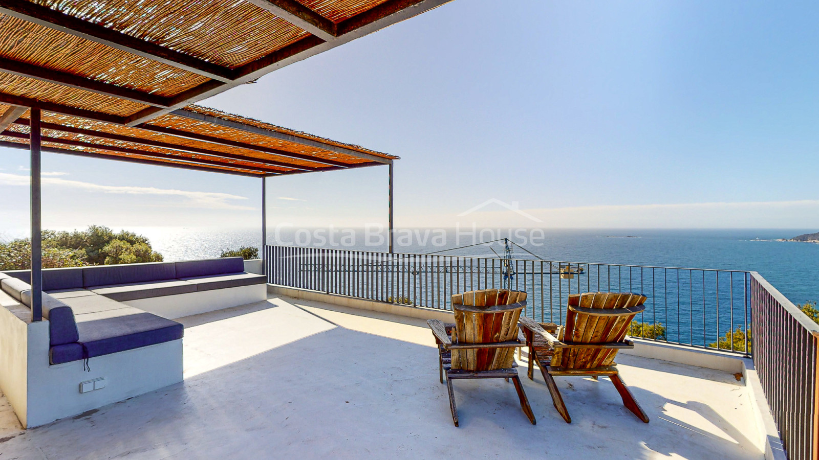 Luxurious and elegant villa in Llafranc with stunning sea views