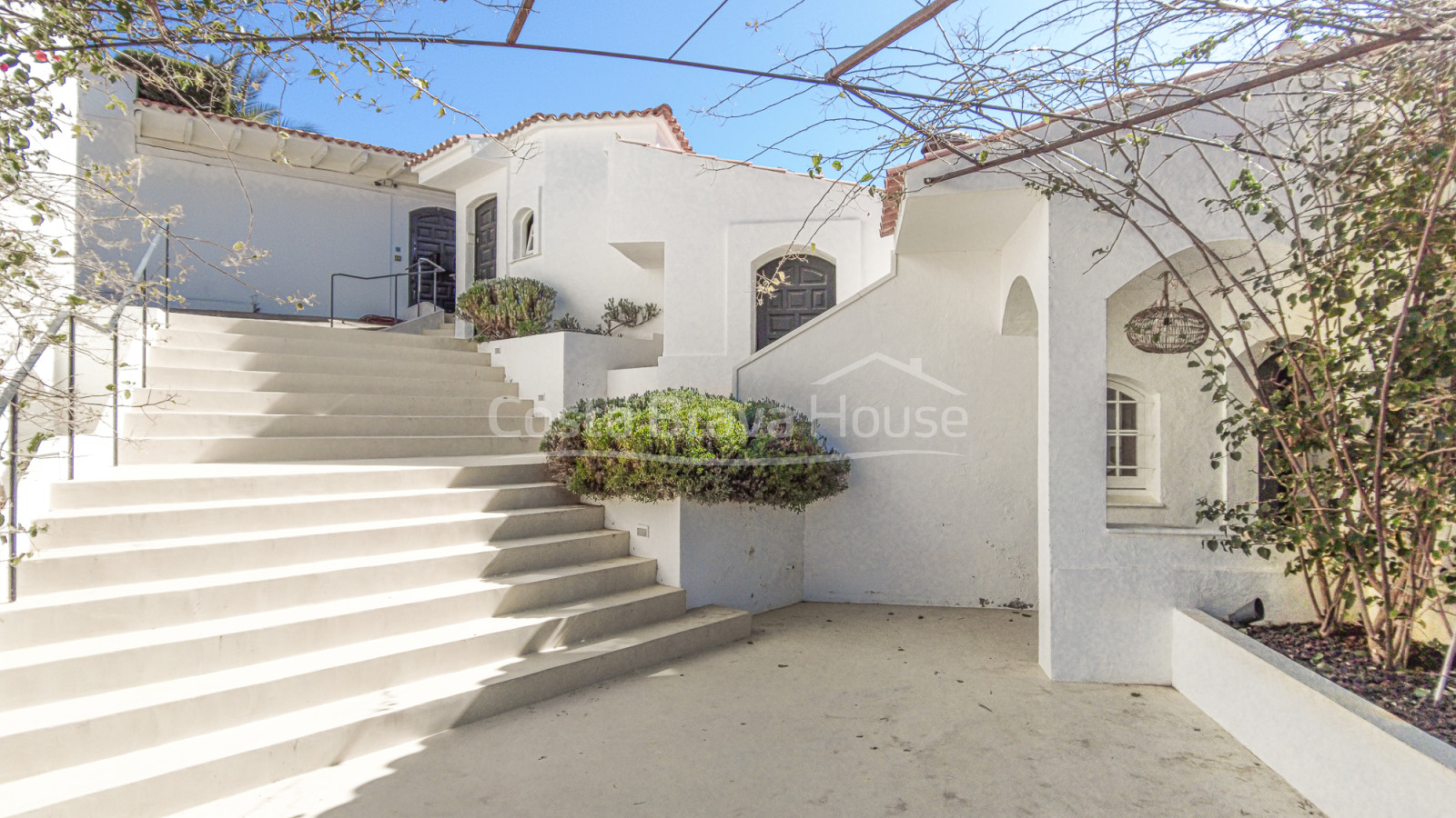 Luxurious and elegant villa in Llafranc with stunning sea views