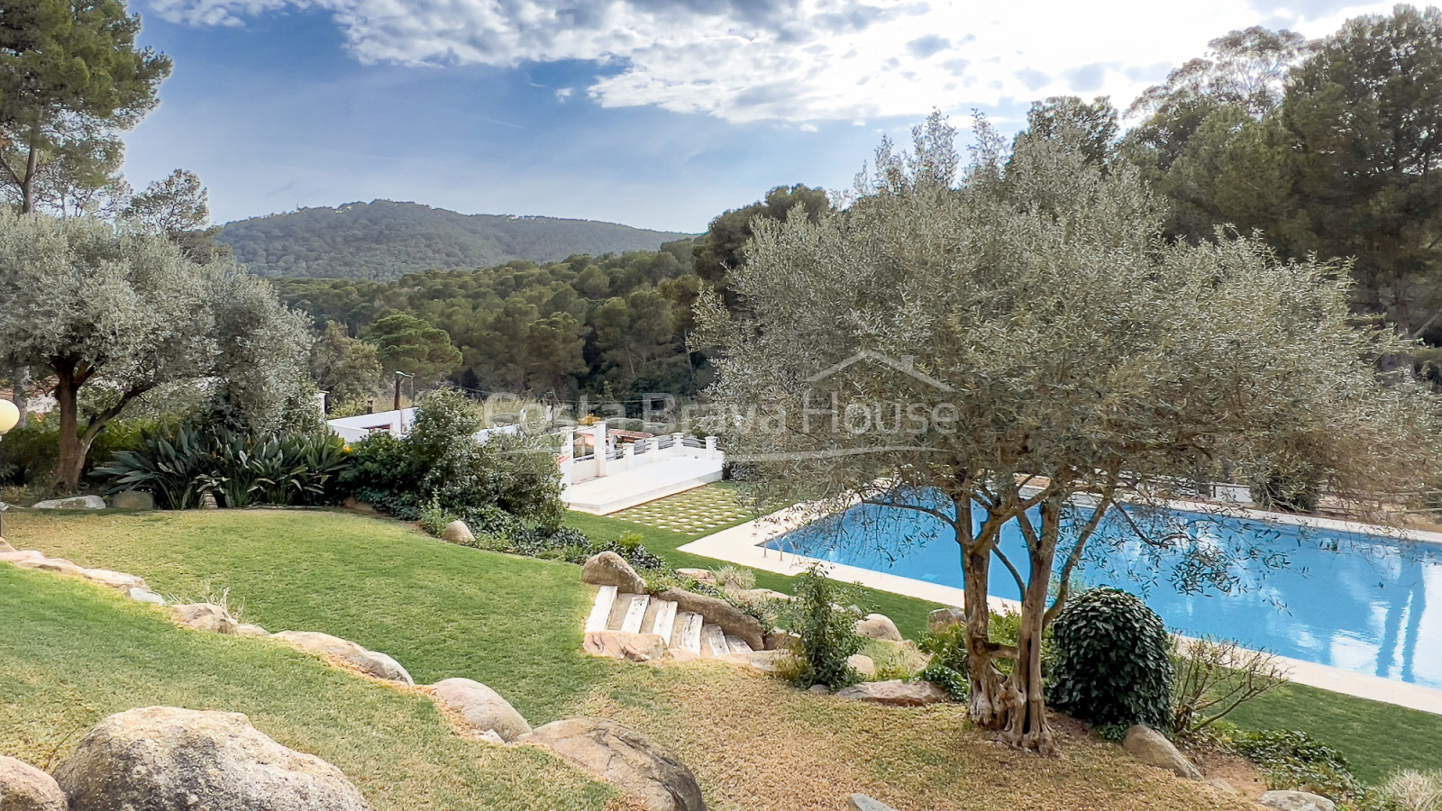 Apartament Tamariu Costa Brava a 850m de platja. Piscina, terrassa i pàrquing