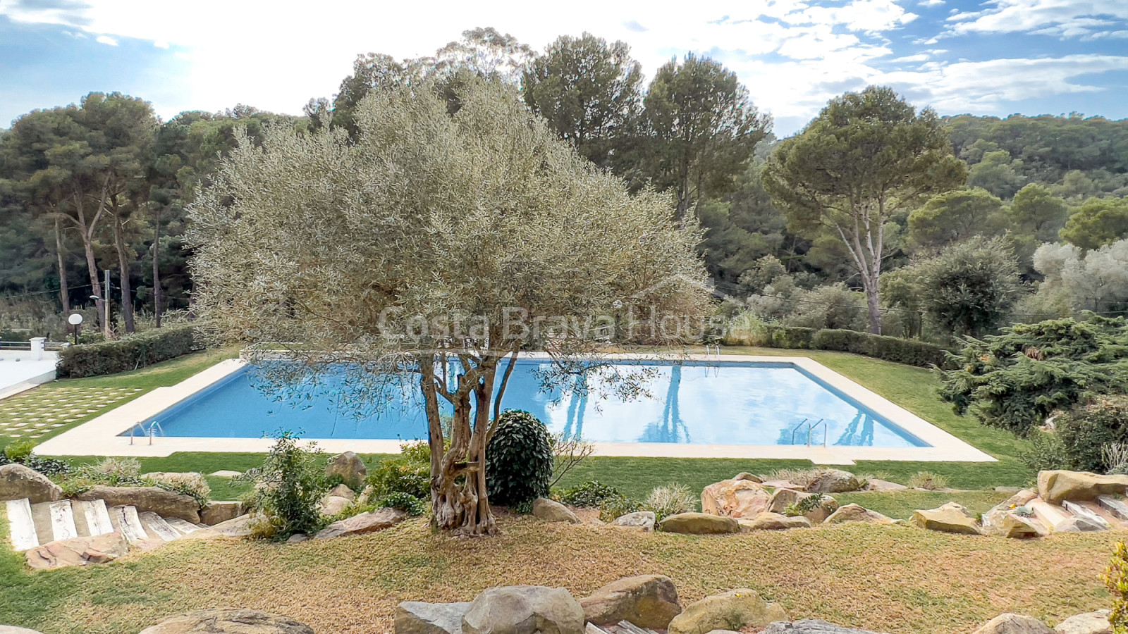 Apartament Tamariu Costa Brava a 850m de platja. Piscina, terrassa i pàrquing