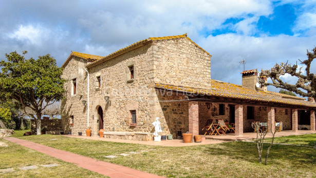 Ferme restaurée à Llagostera près de la Costa Brava