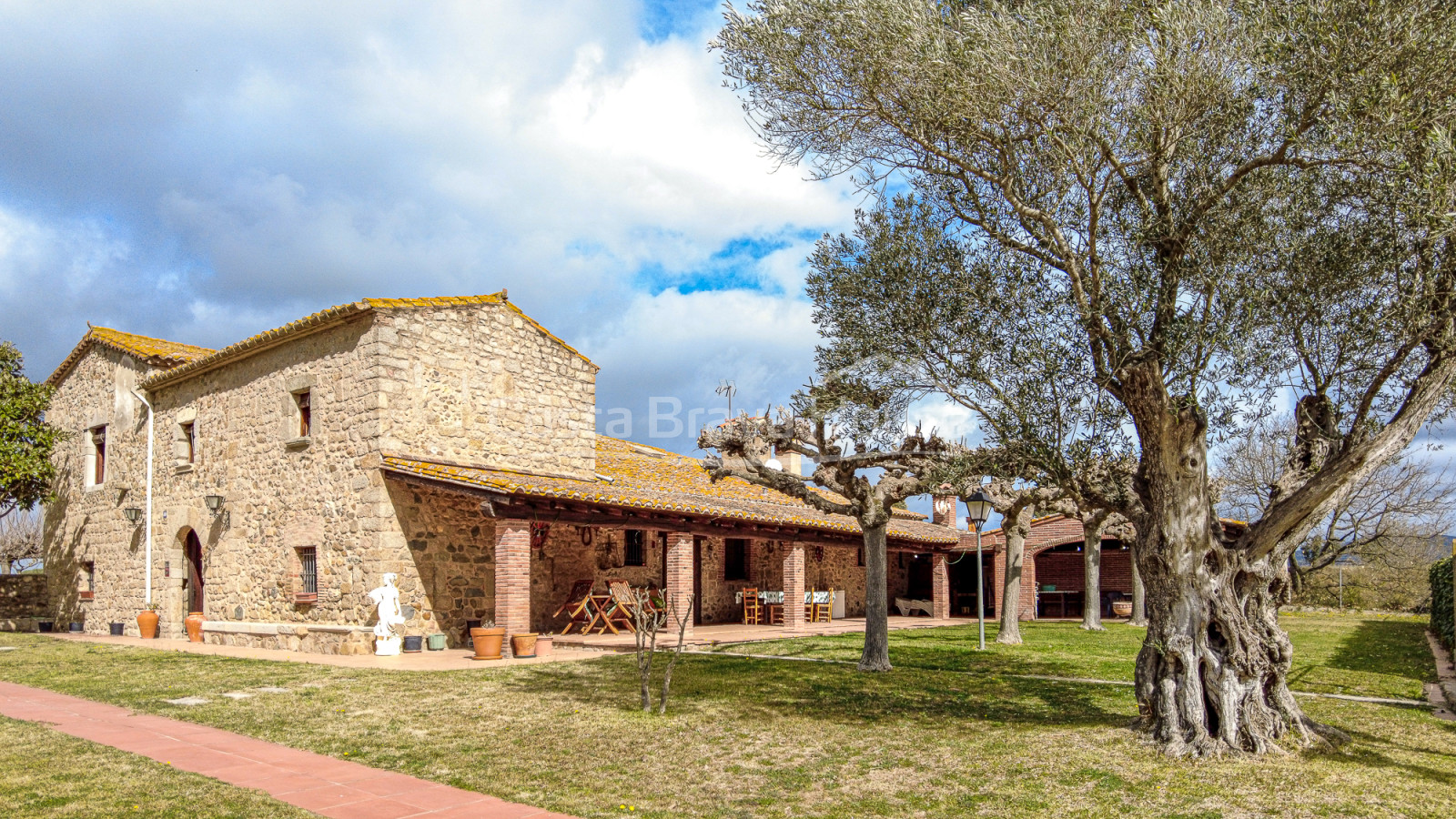 Masia restaurada a Llagostera a prop Costa Brava