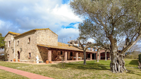 Masia restaurada a Llagostera a prop Costa Brava