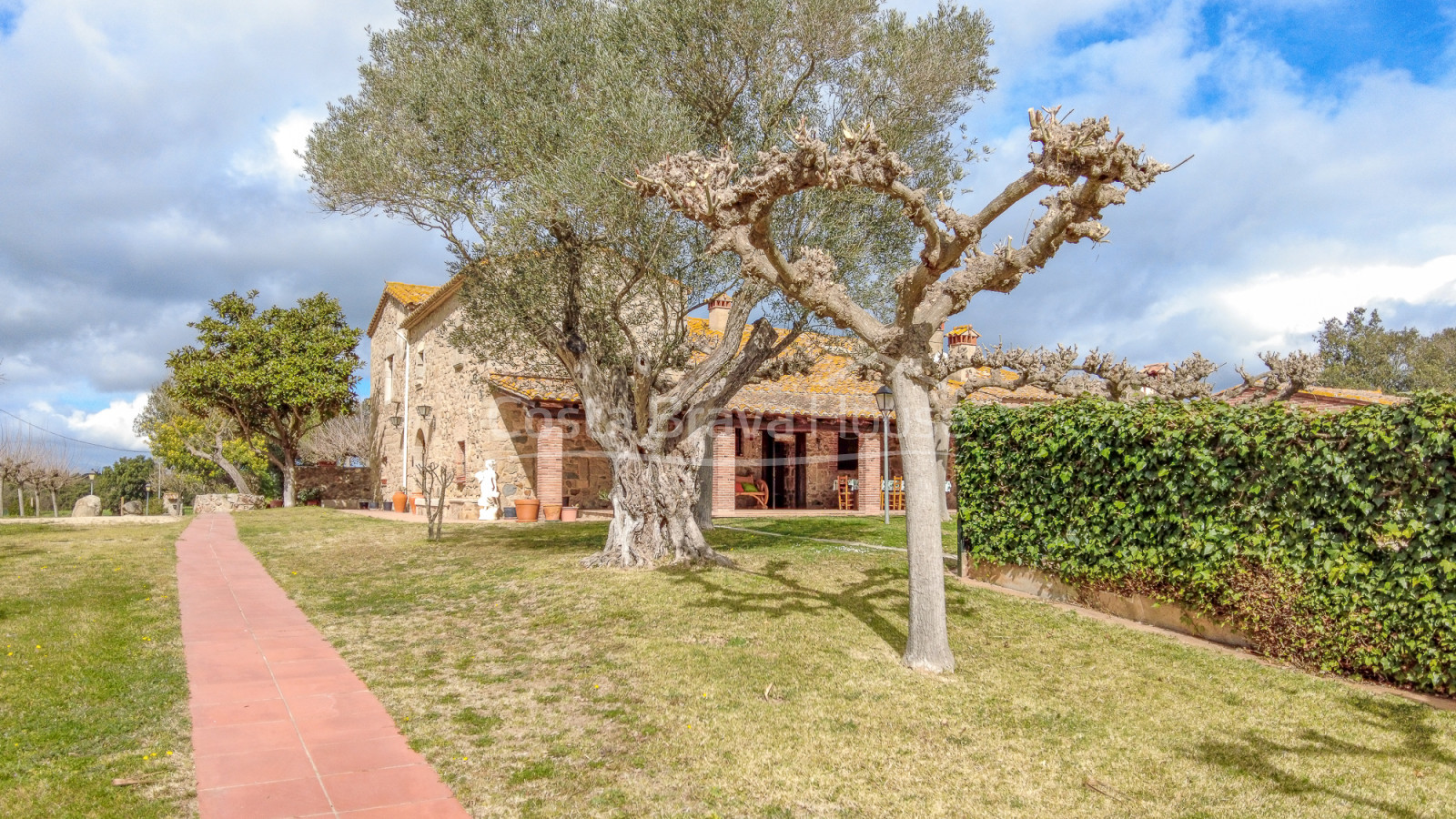 Masia restaurada a Llagostera a prop Costa Brava