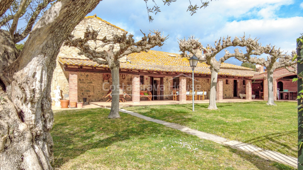 Masía restaurada en Llagostera cerca Costa Brava