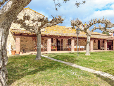 Restored 19th-century Masía in Llagostera: 7 ha, Catalan architecture, modern comforts, close to Costa Brava.