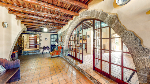 Masia restaurada a Llagostera a prop Costa Brava