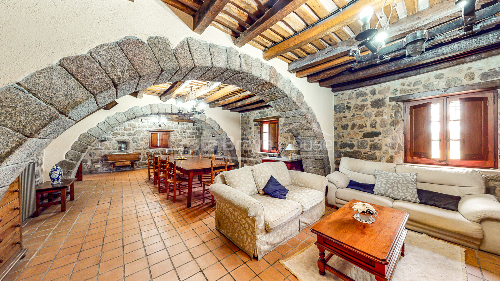 Masia restaurada a Llagostera a prop Costa Brava