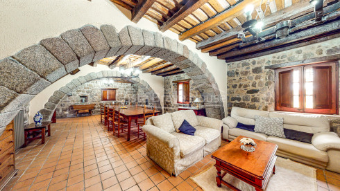 Masia restaurada a Llagostera a prop Costa Brava