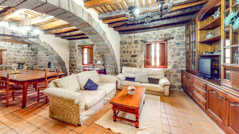 Masia restaurada a Llagostera a prop Costa Brava