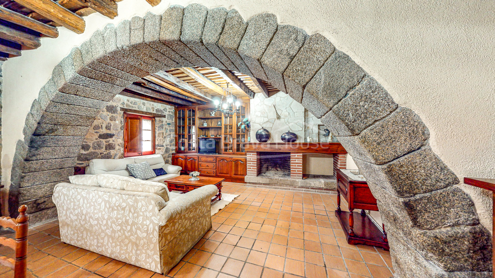 Masia restaurada a Llagostera a prop Costa Brava