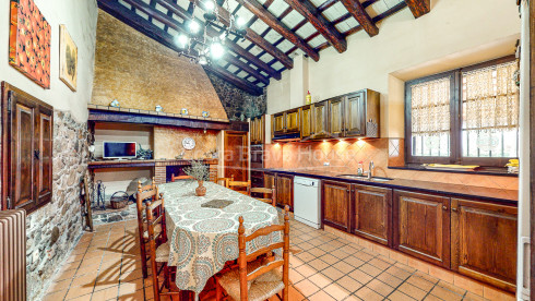 Masia restaurada a Llagostera a prop Costa Brava