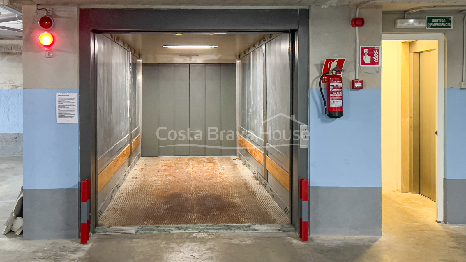 Parking for sale in Tamariu beach