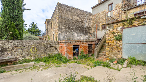 Casa histórica de piedra en venta en Peratallada