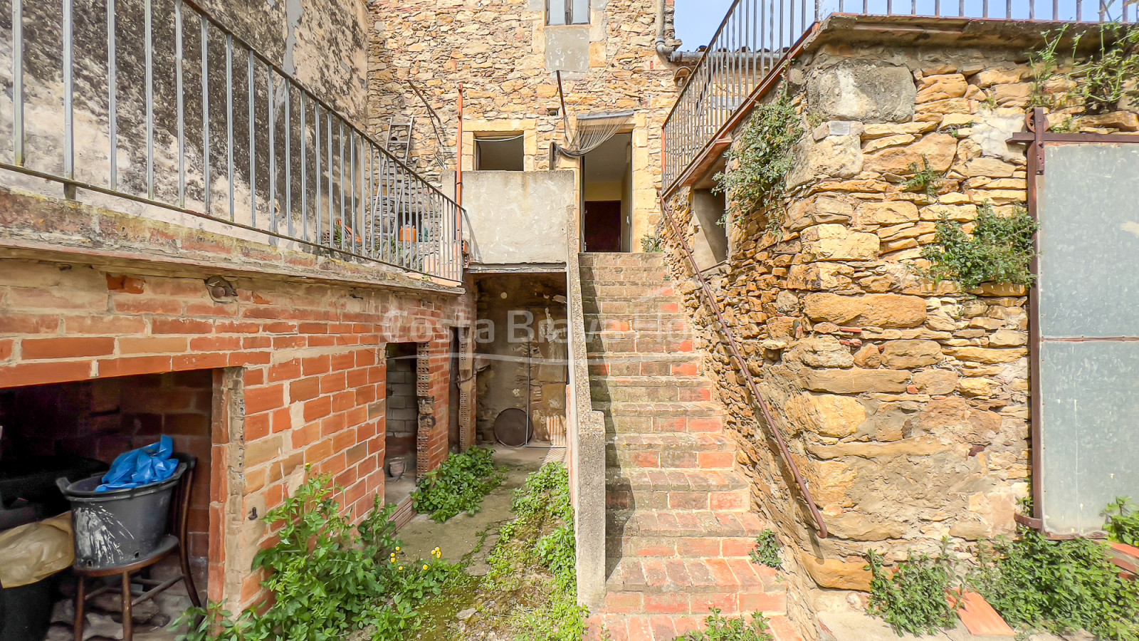 Historisch stenen huis te koop in Peratallada