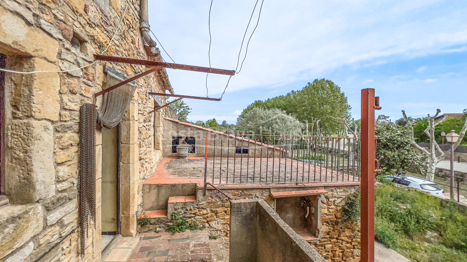 Casa histórica de piedra en venta en Peratallada