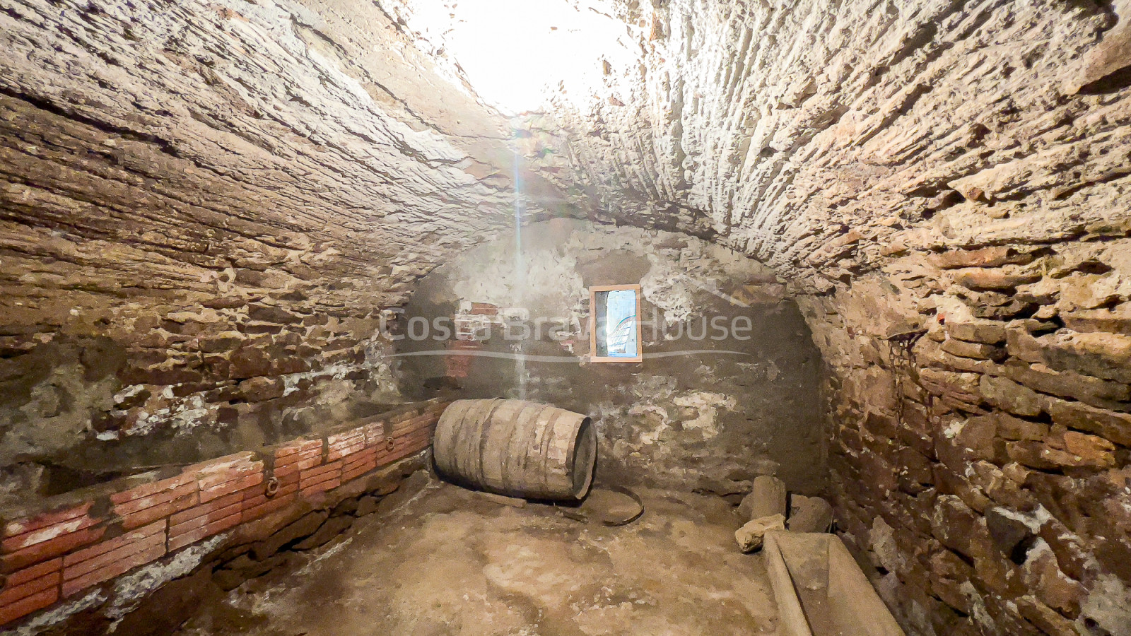 Casa històrica de pedra en venda a Peratallada