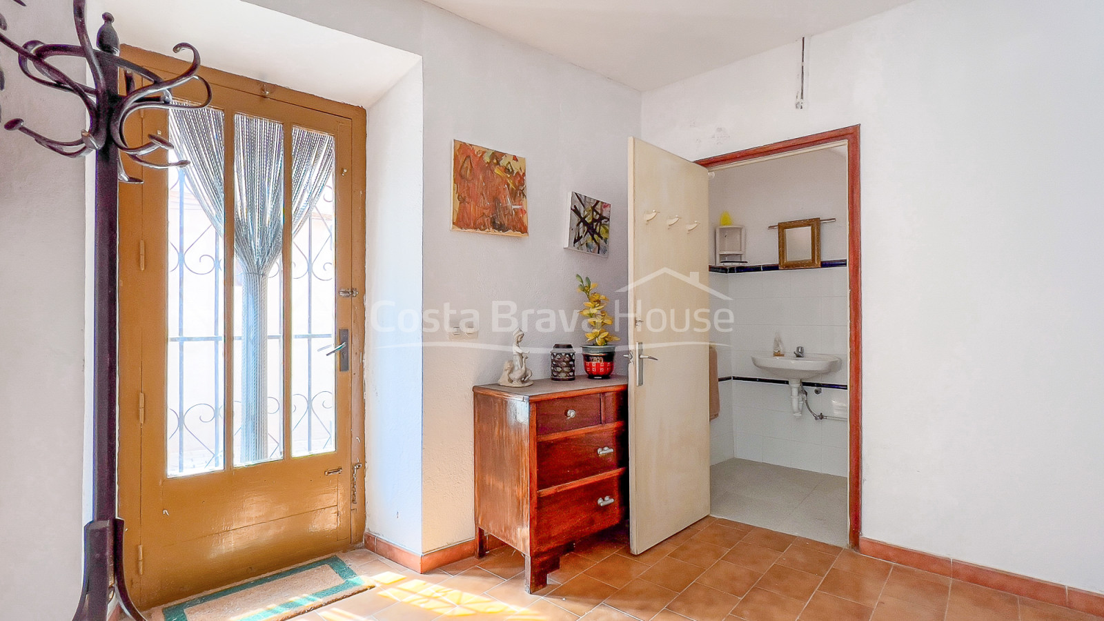 3-story village house for sale in Ullà, Baix Empordà