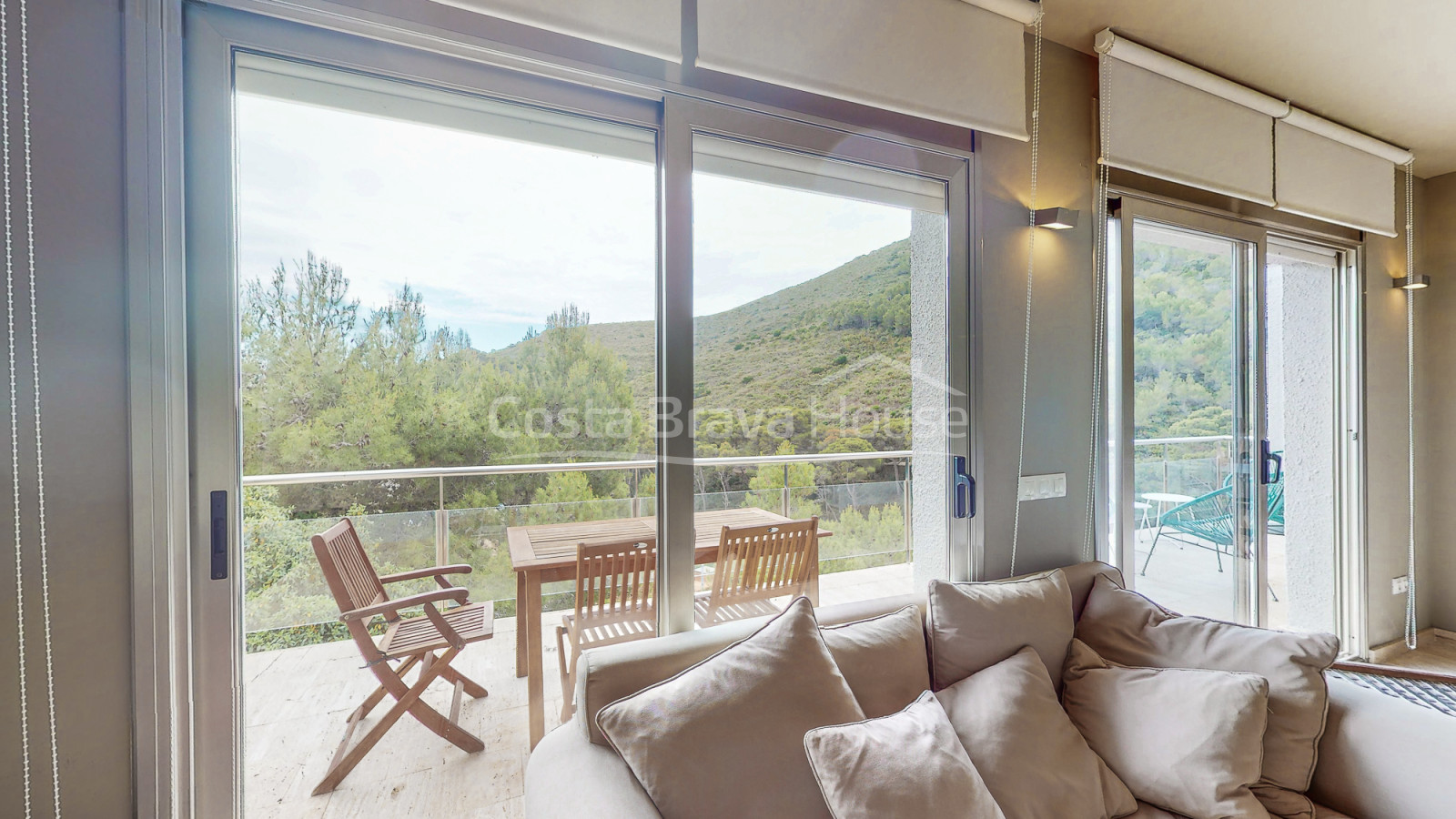 Luxury duplex in Begur Sa Tuna steps from the beach