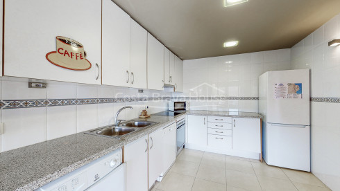 Luxury duplex in Begur Sa Tuna steps from the beach