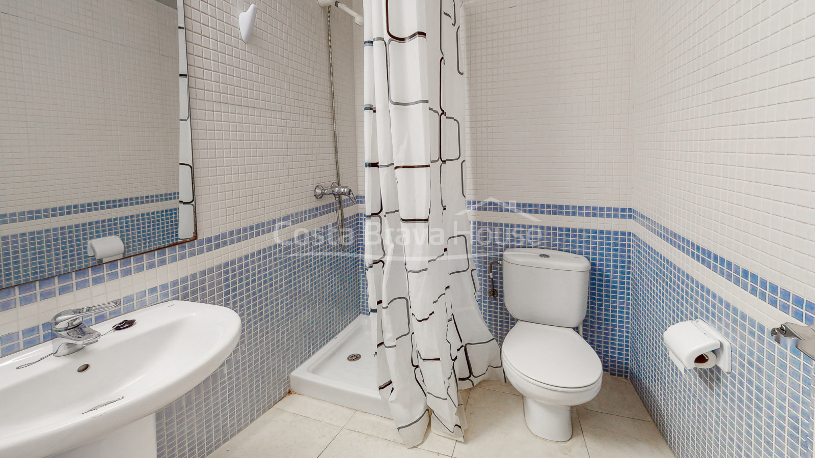 Luxury duplex in Begur Sa Tuna steps from the beach
