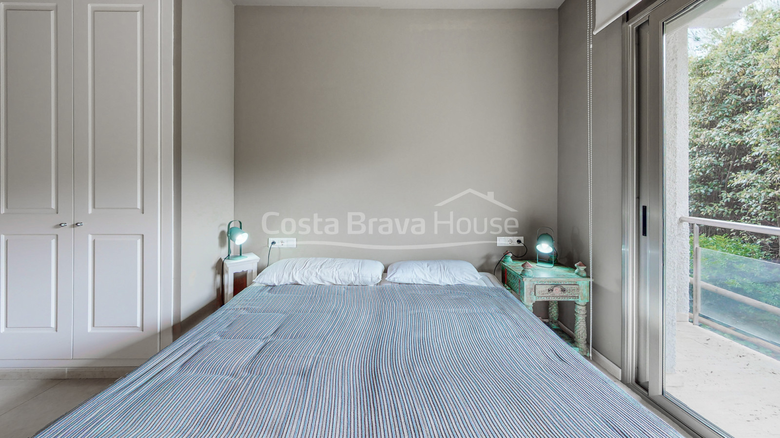 Luxury duplex in Begur Sa Tuna steps from the beach