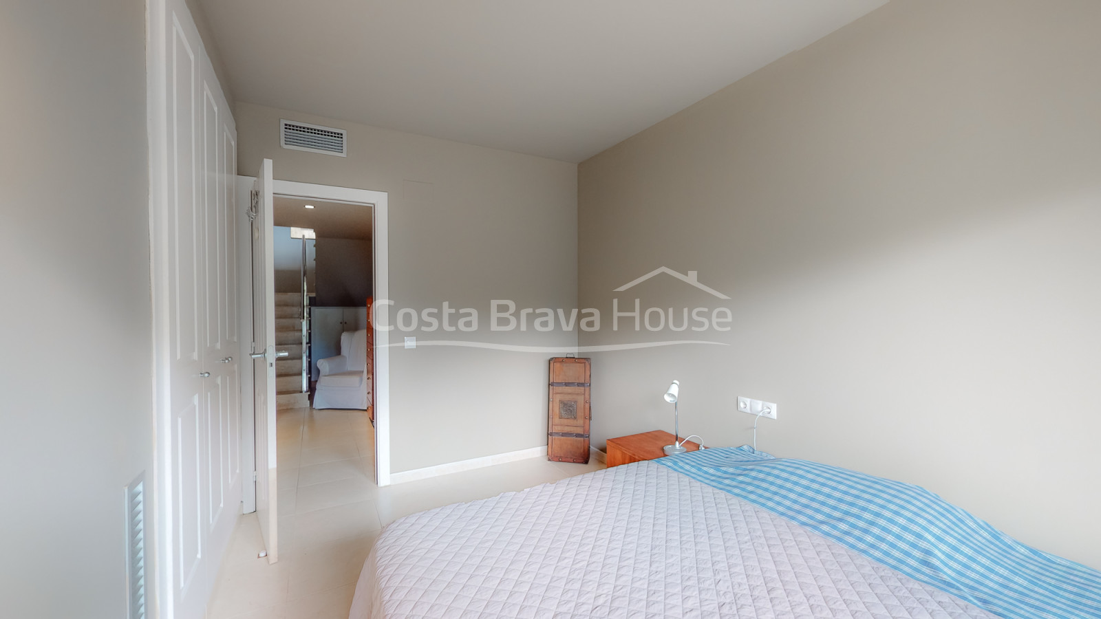 Luxury duplex in Begur Sa Tuna steps from the beach
