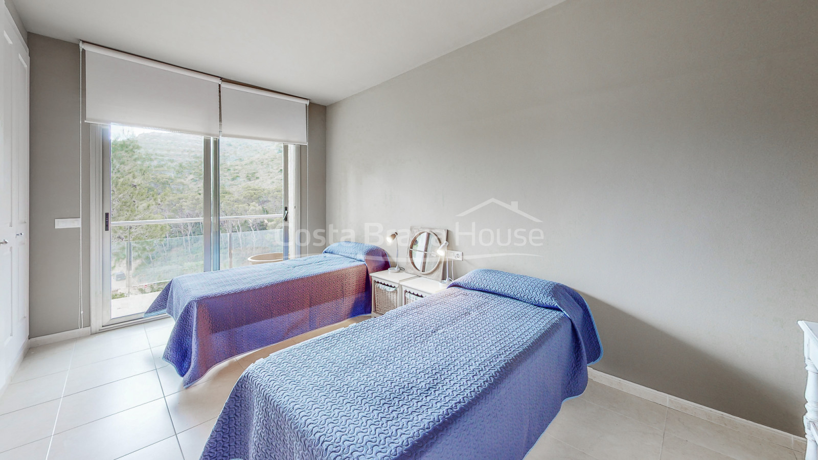 Luxury duplex in Begur Sa Tuna steps from the beach