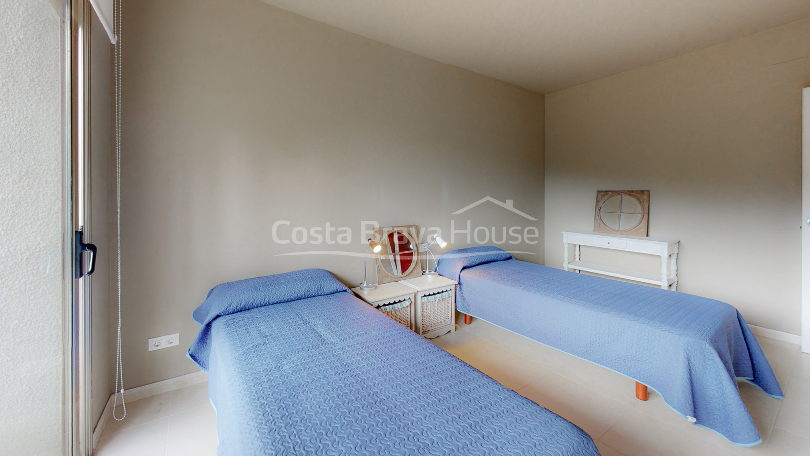 Luxury duplex in Begur Sa Tuna steps from the beach
