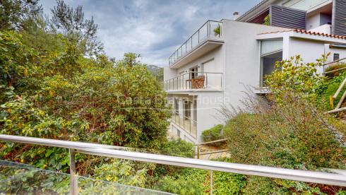 Luxury duplex in Begur Sa Tuna steps from the beach