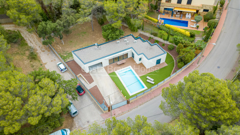 Casa con jardin y piscina en Tamariu, Costa Brava