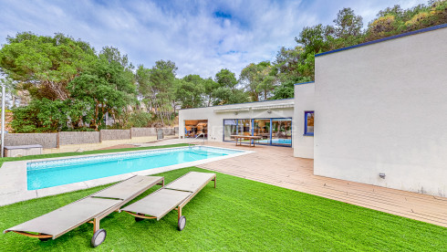 Casa con jardin y piscina en Tamariu, Costa Brava