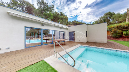 Casa con jardin y piscina en Tamariu, Costa Brava