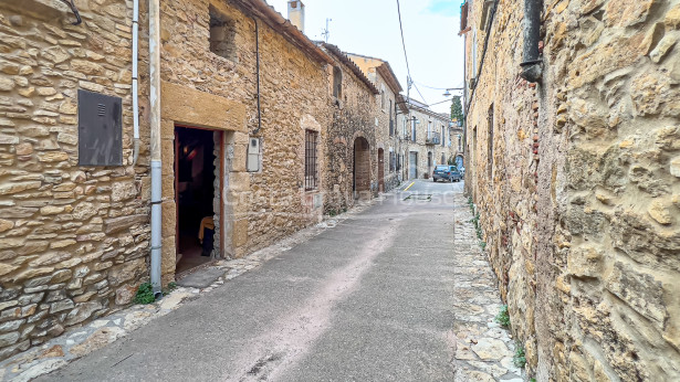 Casa de pueblo a reformar en Palau Sator, Baix Empordà