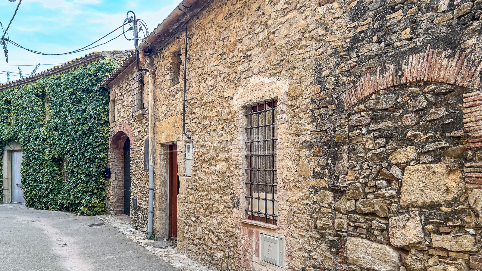 Casa de poble a reformar a Palau Sator, Baix Empordà
