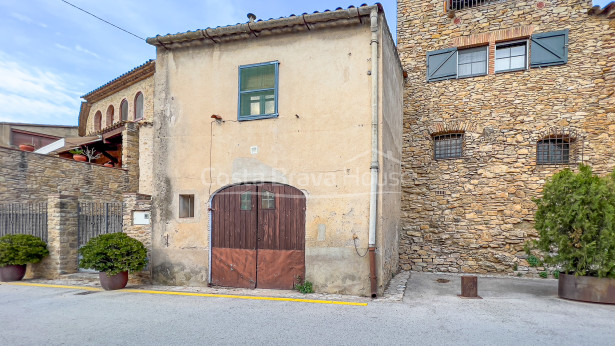 Casa de poble a reformar a Palau Sator, Baix Empordà