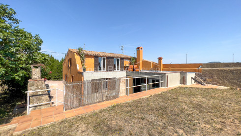 Masia reformada a Esclanyà, Costa Brava