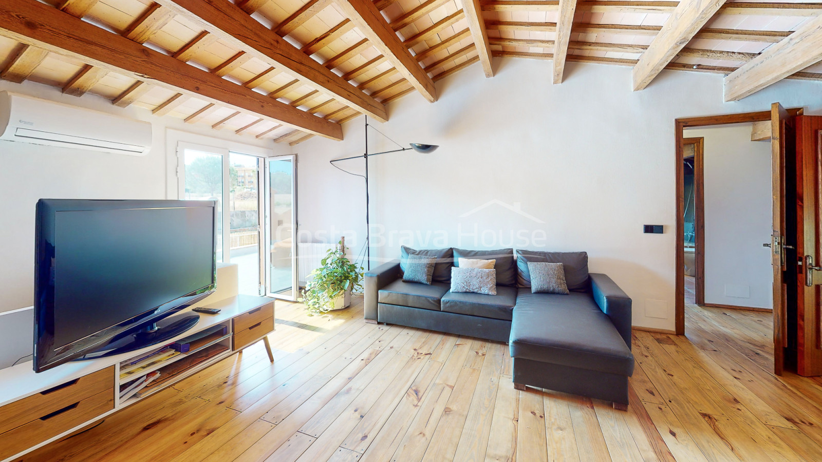 Renovated country house in Esclanyà, Costa Brava