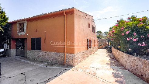 Casa de campo reformada en Esclanyà, Costa Brava