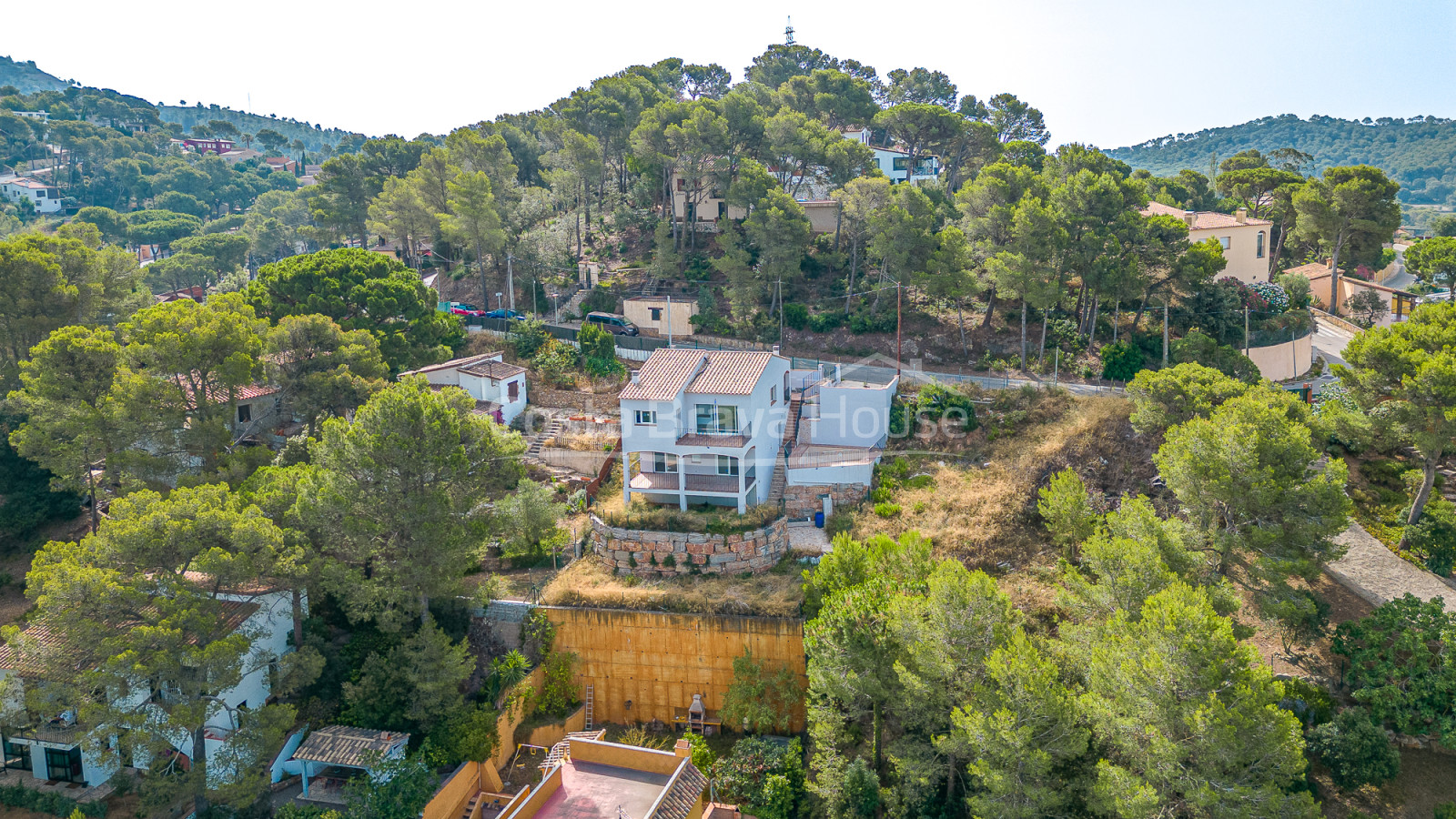 Casa a estrenar con piscina en venta en urbanización Residencial Begur, a 3 min del centro ciudad