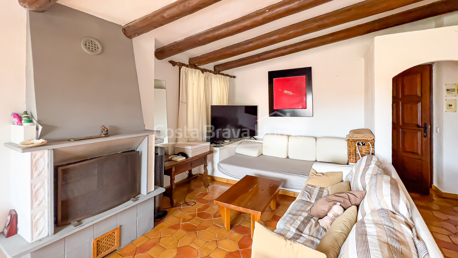 Apartamento con terraza en el centro de Begur, Costa Brava